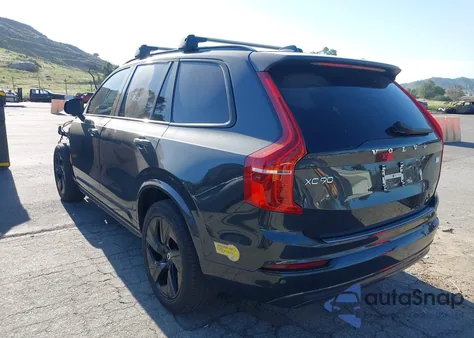2022 Volvo Xc90 Recharge Plug-In Hybrid T8 R-Design Extended Range 7P z USA, uszkodzony, nr VIN YV4H60CM1N1841467